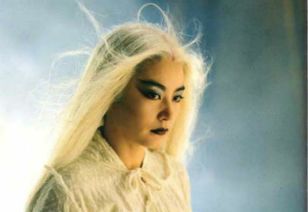 白发魔女传：林青霞与张国荣的水中绝恋