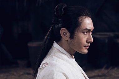 白发魔女传中的徐少强：反派角色的经典演绎